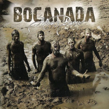 bocanada-agua-y-barro-1030x1030